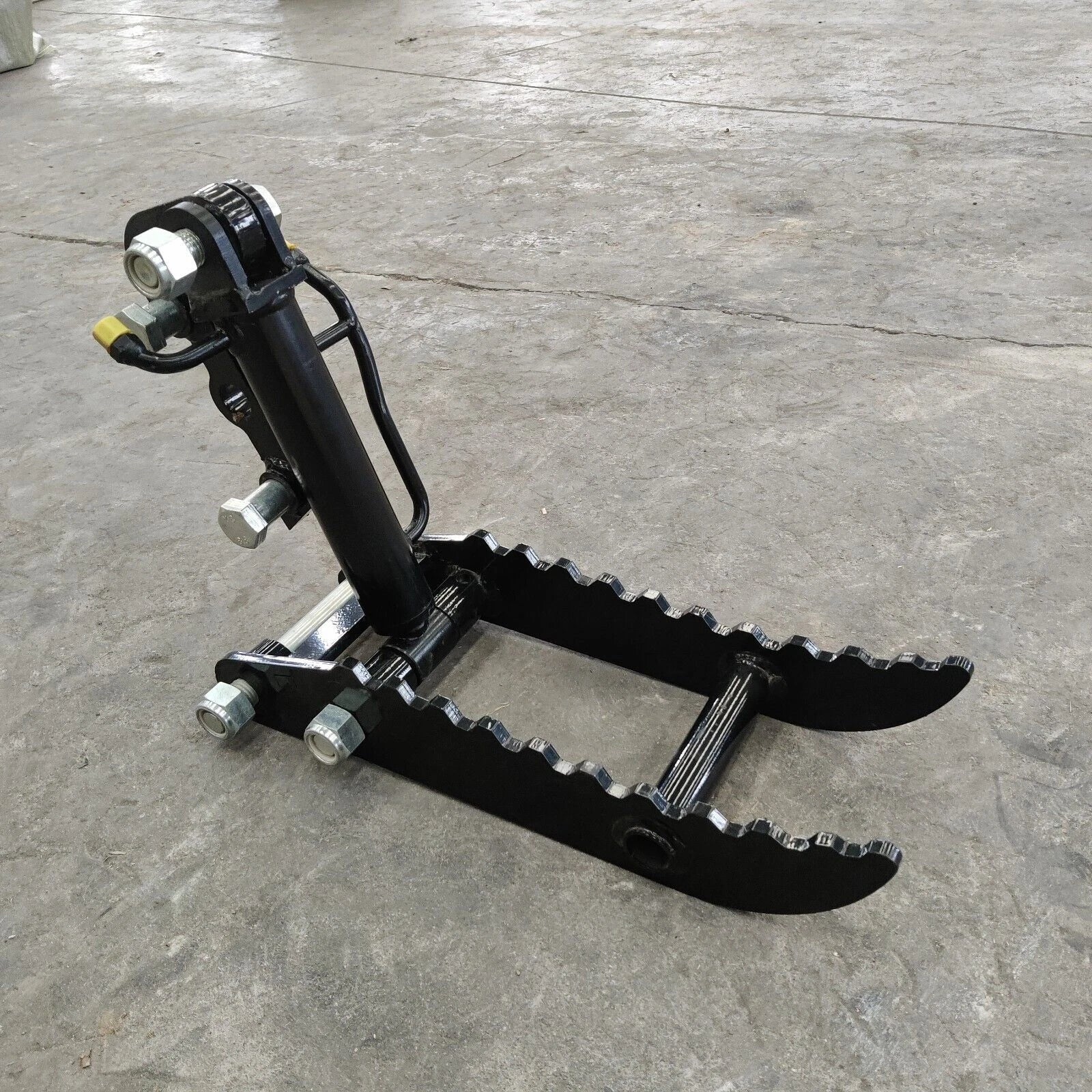 NEW Hydraulic Thumb Clip for Mini Excavators, Easy to Pick Up Irregular Objects