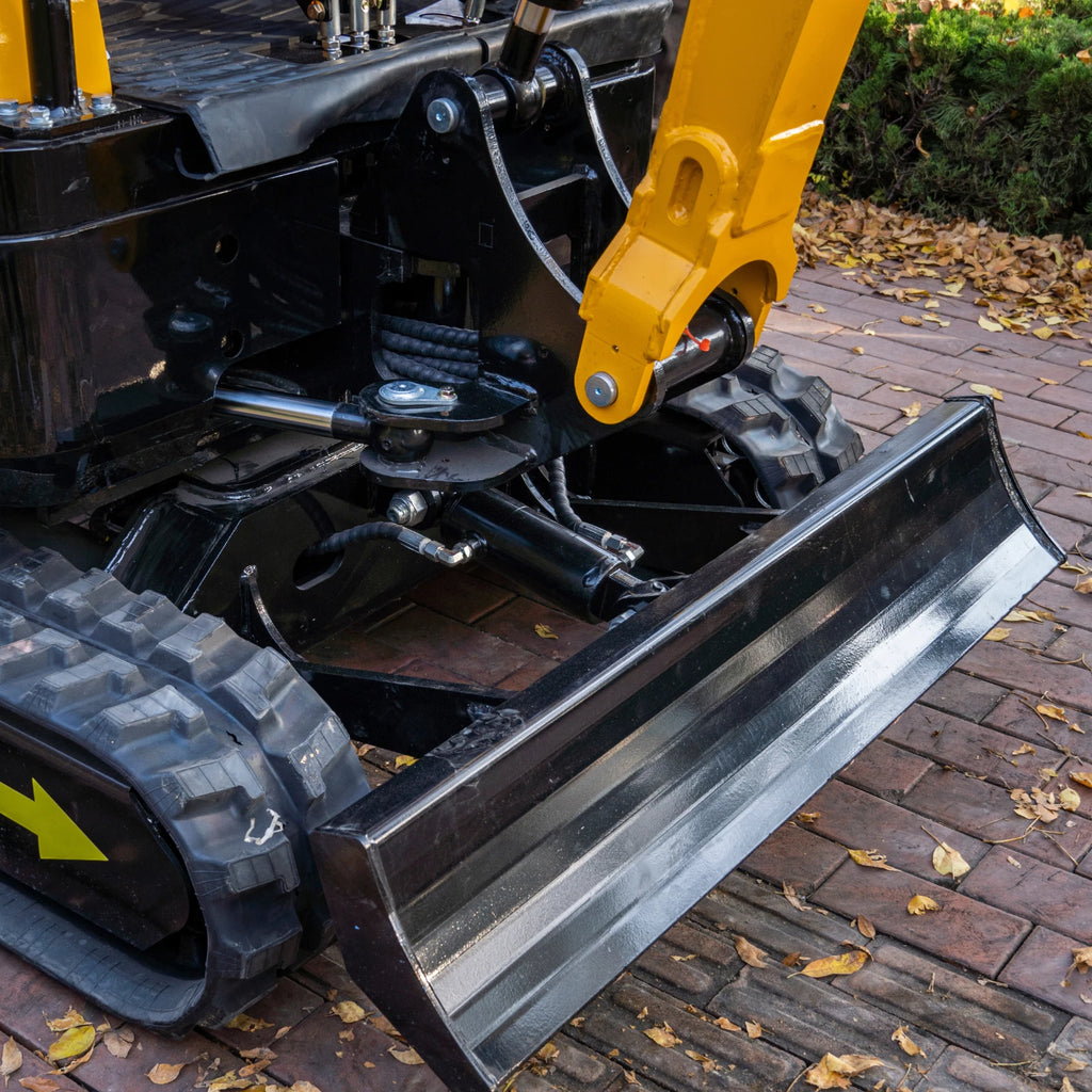 4,000 lbs Terror XVIII Mini Excavator, EPA KUBOTA D902 Engine Micro DIgger USA