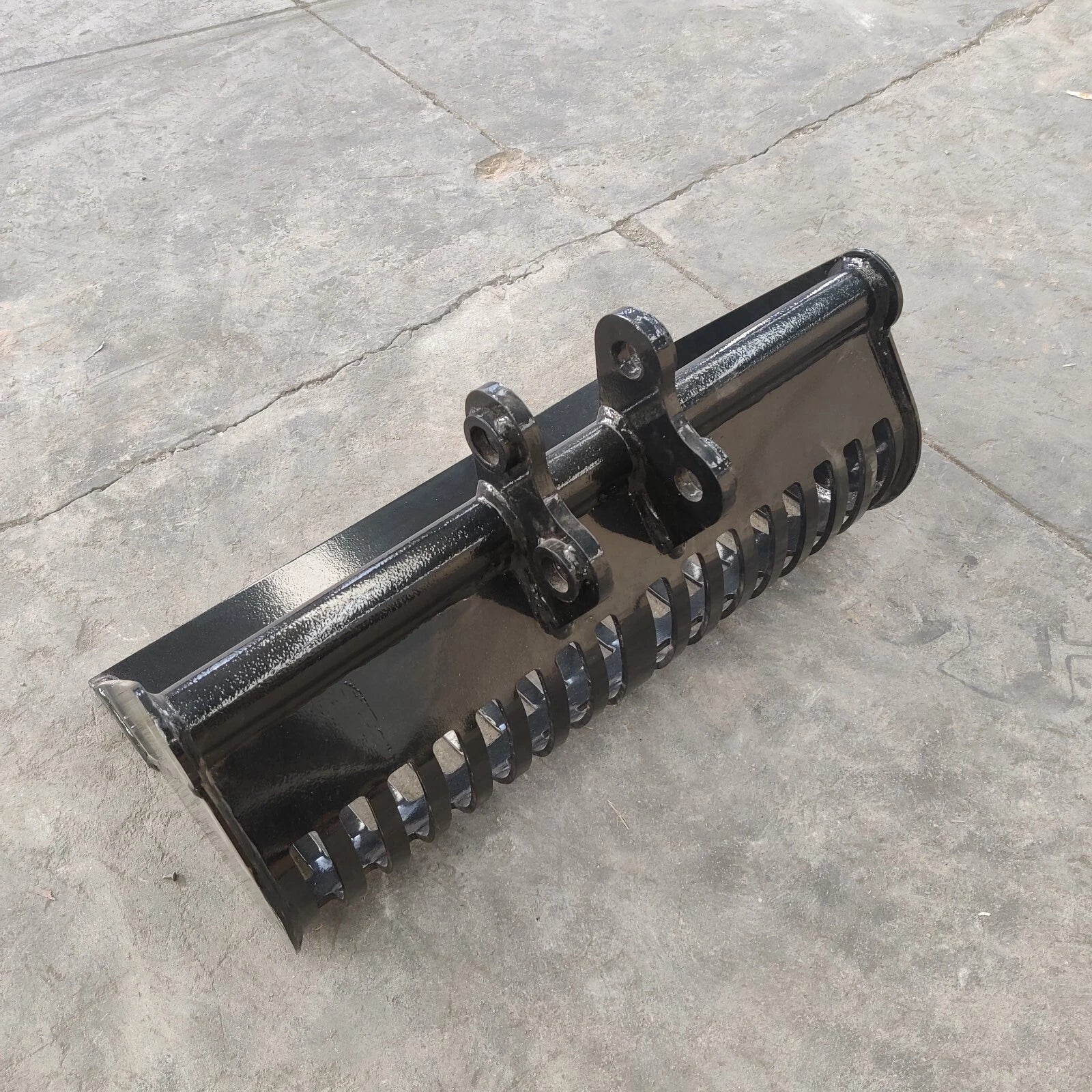 TYPHON Attachment 600mm Screening Skeleton Bucket for Mini Excavators Digger