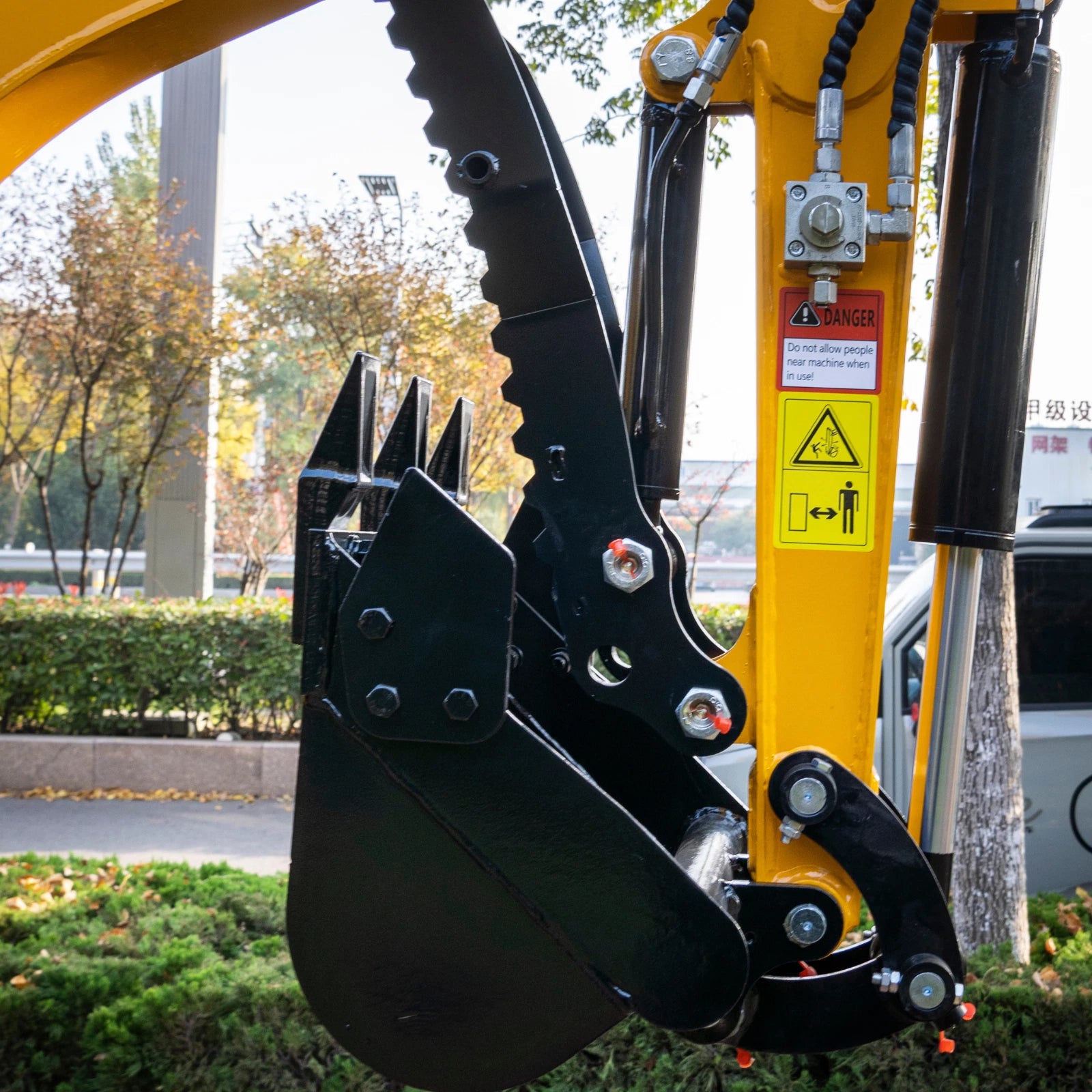 4,000 lbs Terror XVIII Mini Excavator, EPA KUBOTA D902 Engine Micro DIgger USA