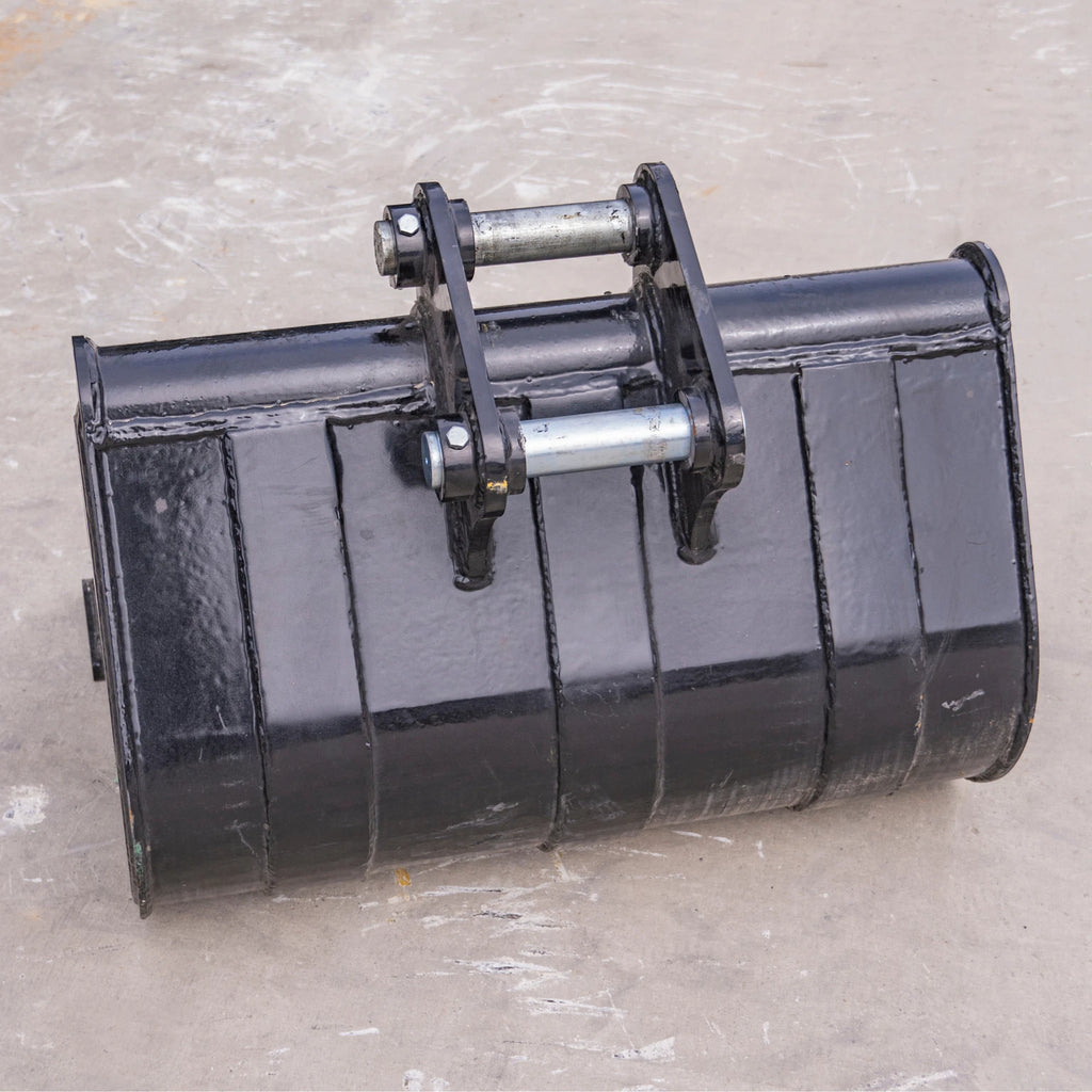 800mm Plain Bucket for TYPHON KUVUO 4.0 Mini Excavator | Heavy Duty Digging
