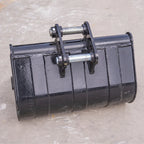 800mm Plain Bucket for TYPHON KUVUO 4.0 Mini Excavator | Heavy Duty Digging