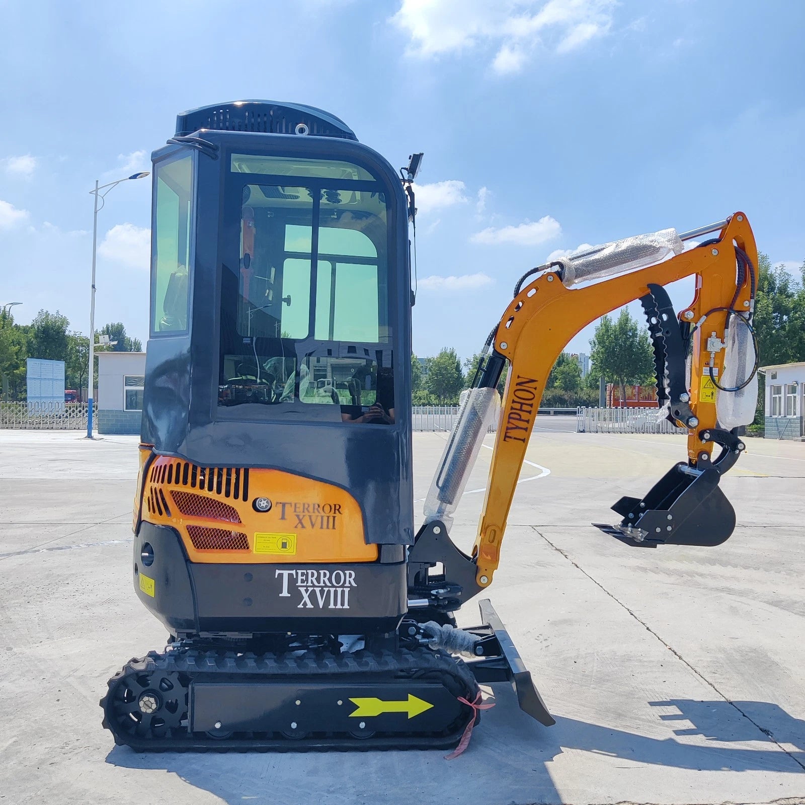 2026 TYPHON TERROR XVIII Prestige 2 Ton Aircon Cabin Mini Excavator Digger EPA