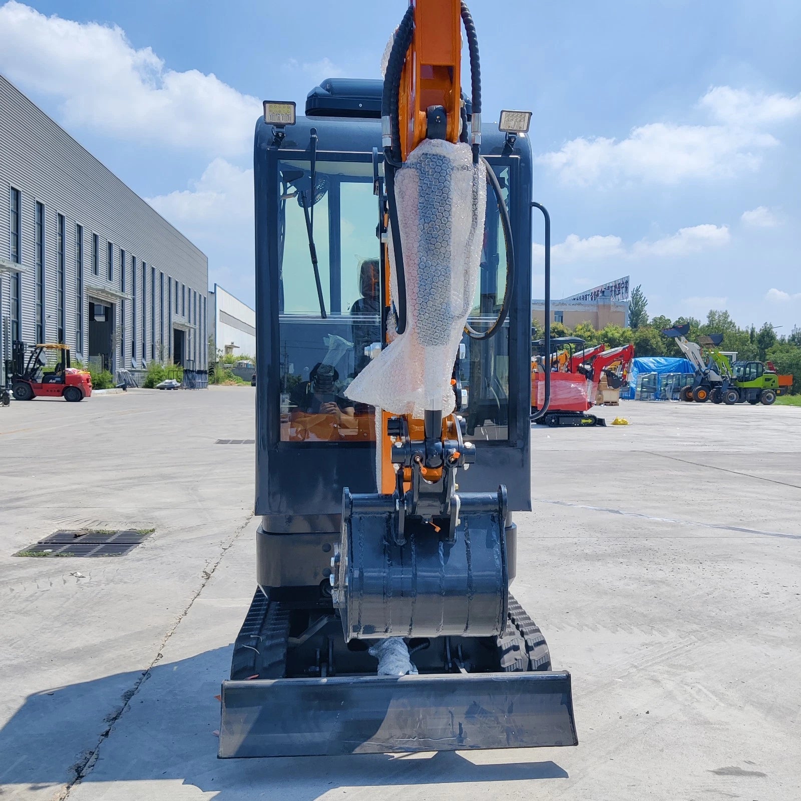 2026 TYPHON TERROR XVIII Prestige 2 Ton Aircon Cabin Mini Excavator Digger EPA