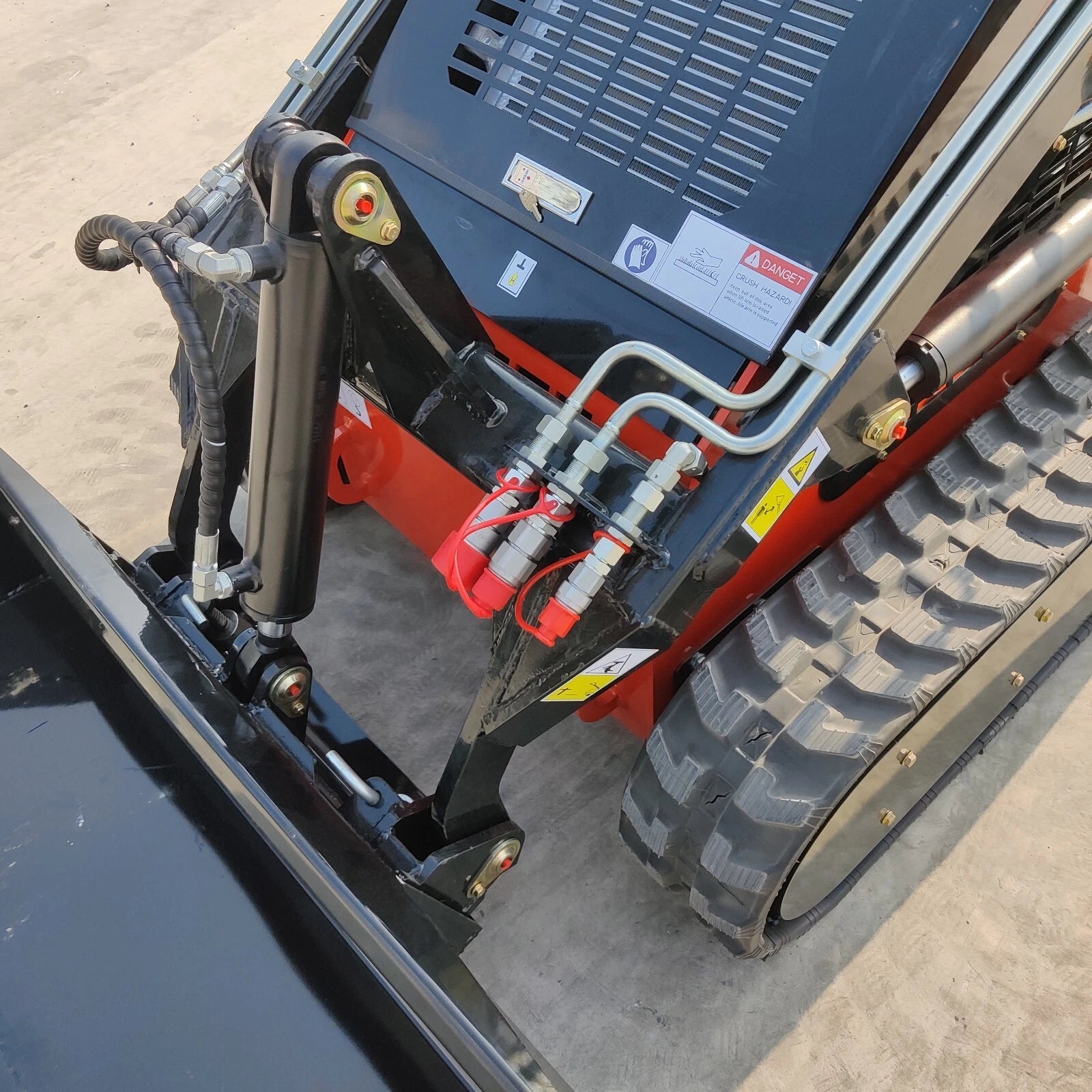 Brand New POWERFUL 1,800lbs Mini SkidSteer Loader SSL 23HP Gas EPA B&amp;S Engine